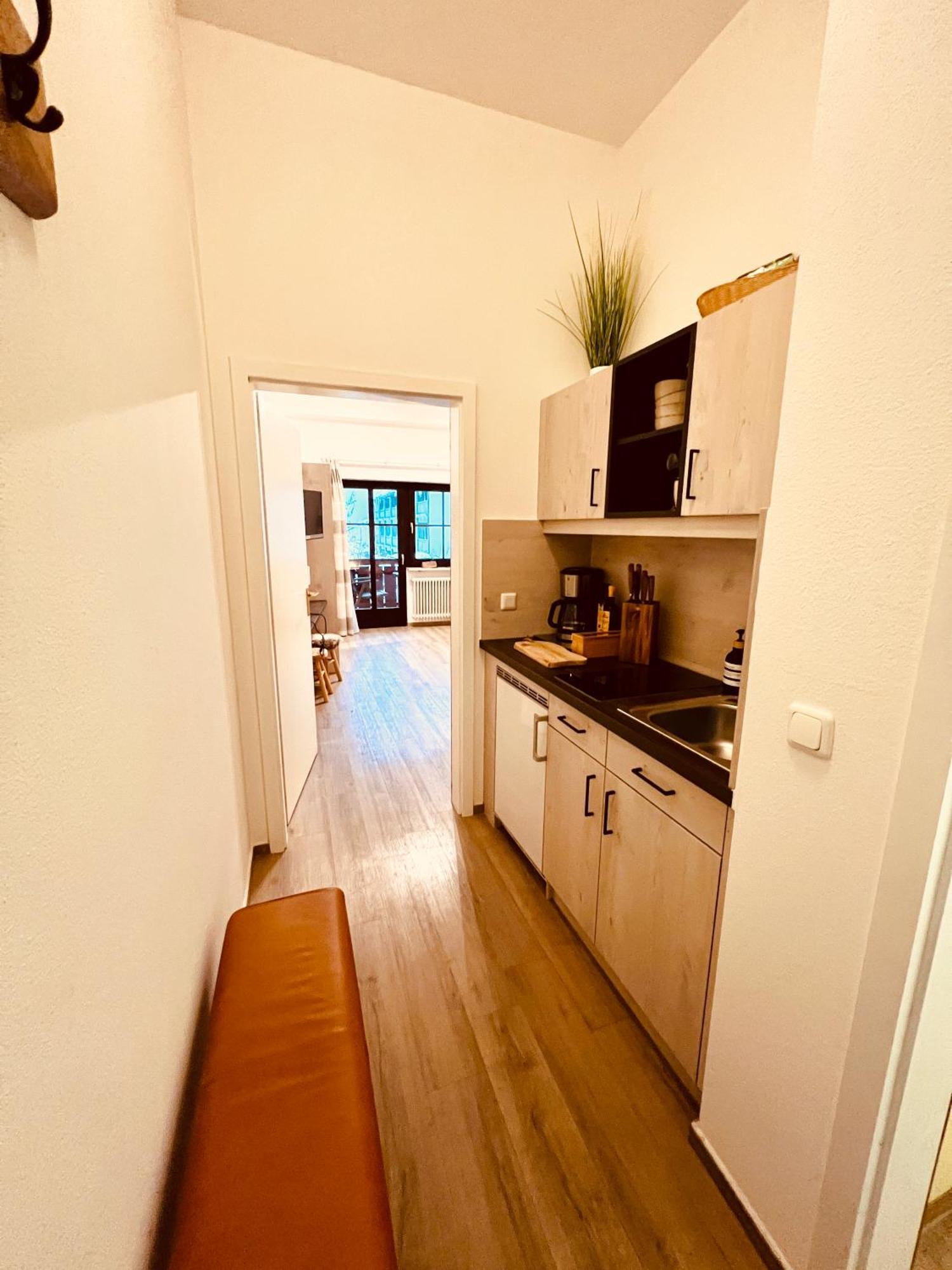 Wunderschoenes Apartment Mit Bademantelgang Zur Wohlfuehltherme บัด กรีสบาค ภายนอก รูปภาพ