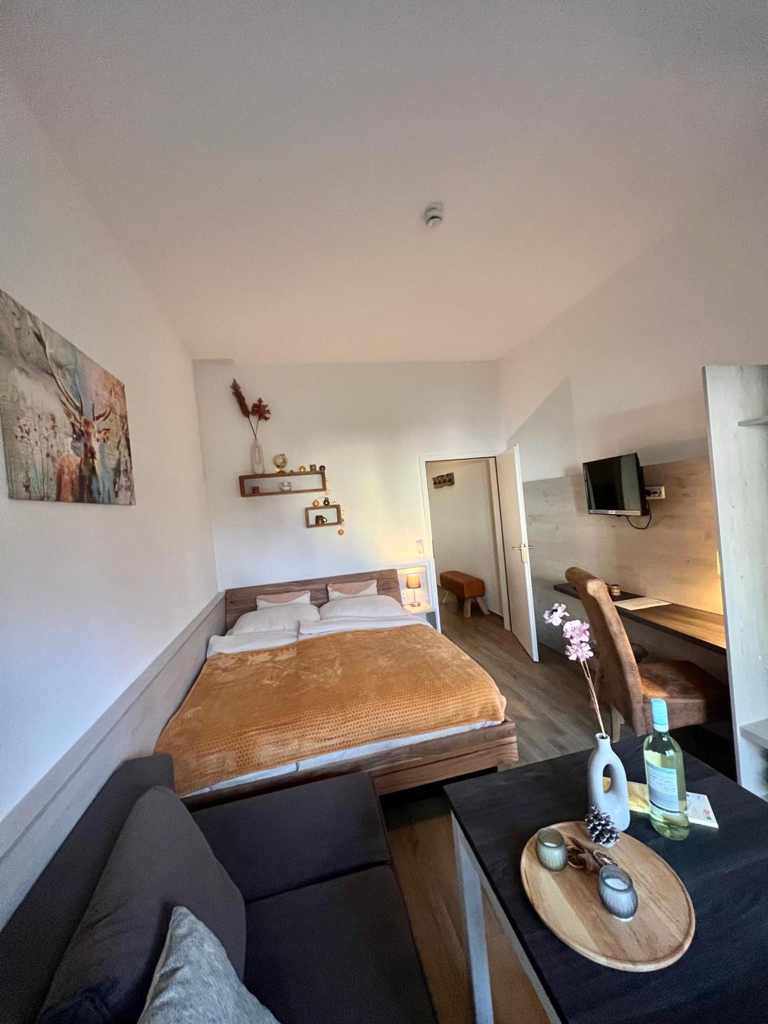 Wunderschoenes Apartment Mit Bademantelgang Zur Wohlfuehltherme บัด กรีสบาค ภายนอก รูปภาพ