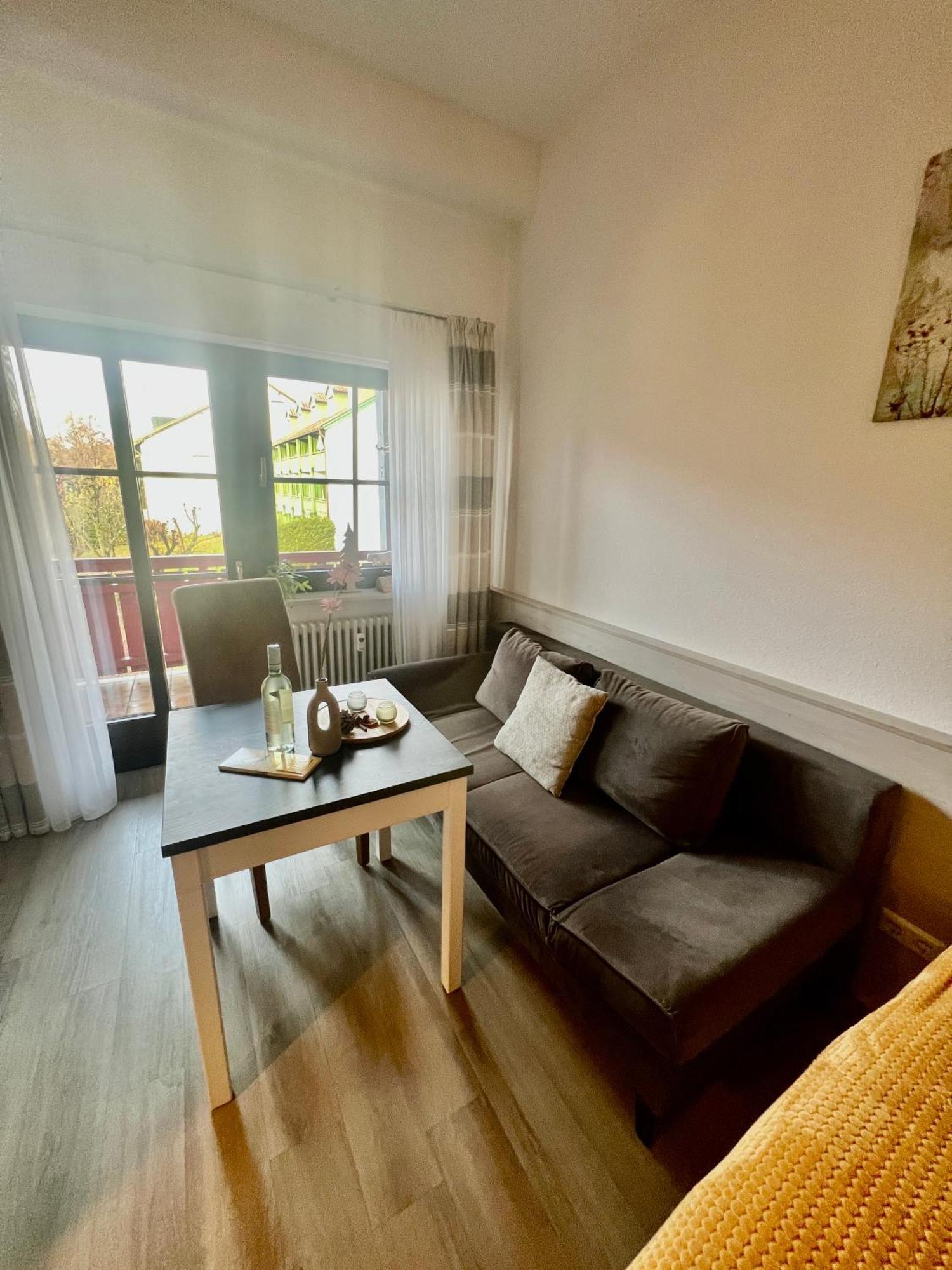 Wunderschoenes Apartment Mit Bademantelgang Zur Wohlfuehltherme บัด กรีสบาค ภายนอก รูปภาพ